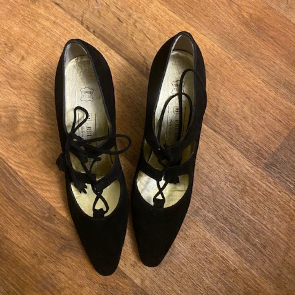 Bruno Magli Tamaia Maglia made in Italy Black pumps, size 7 AAAA